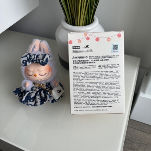 [NEW/SEALED] PopMart Labubu ZIZI The Monsters Have A Seat Plush Pendant - Picture 4 of 6